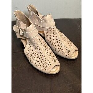 Women’s Earth Kelsey Booties Size 6.5 Wide Dark Blush Suede Open Toe Heels EUC